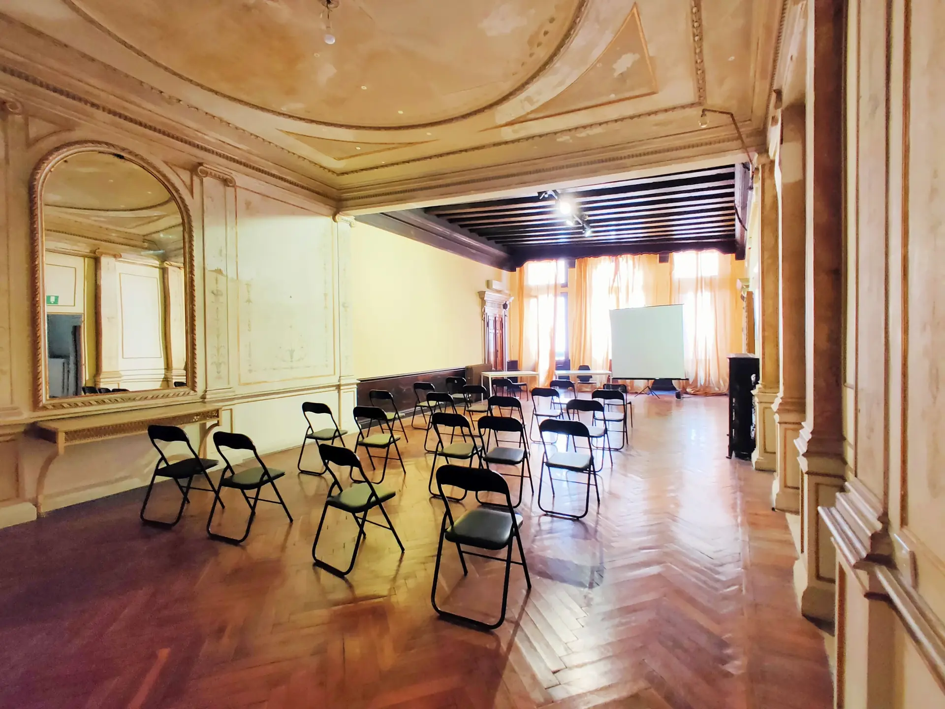 Palazzo XV Secolo — dettaglio 1